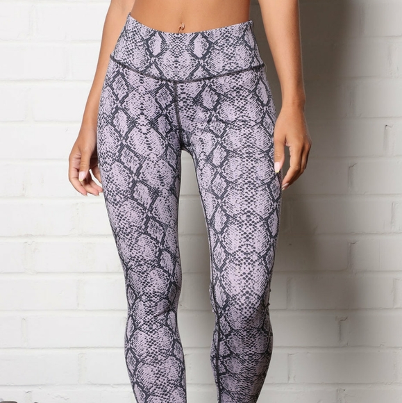 Fashionnova 2 Piece Lavender Snake Skin Active Matching Set NWT - Picture 7 of 8